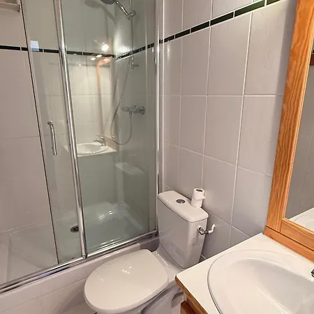 3 Couchages Au Pied Des Pistes - Fr-1-557-27 Apartment